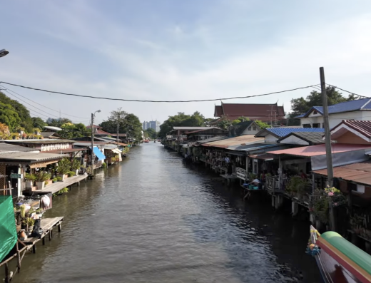 Khlong Bang Luang Market
