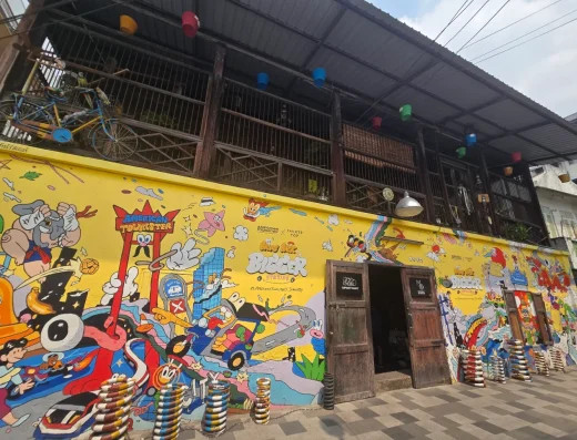 Song Wat Road